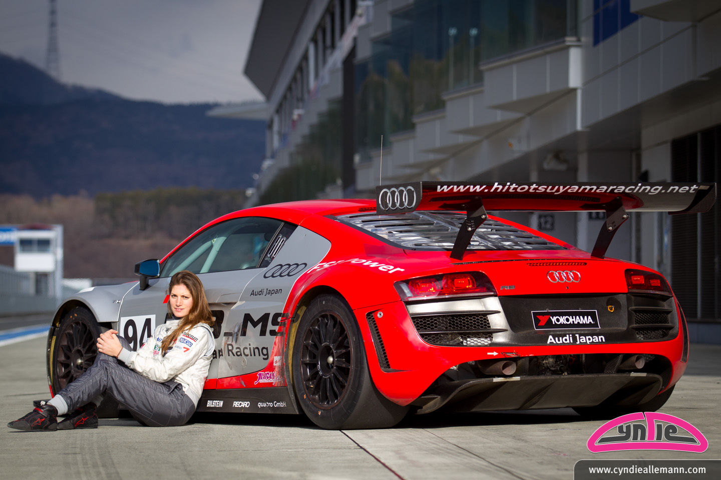 Включи гонки ауди. Audi r8 Race car. Ауди гоночная r8. Ауди спортивные для гонок.